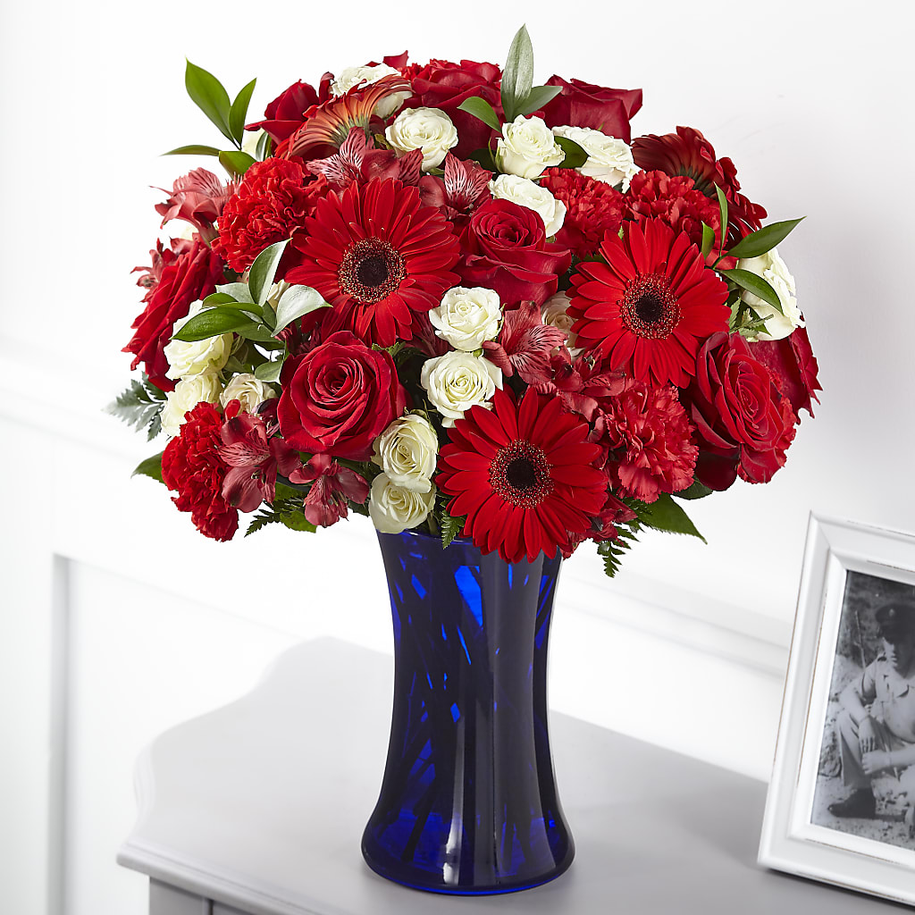 Hearts Embrace Bouquet – Wheeling Flower Shop Inc, Wheeling WV