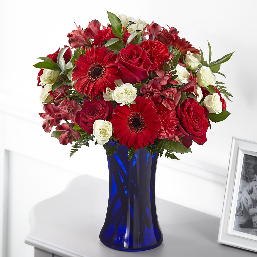 Hearts Embrace Bouquet – Wheeling Flower Shop Inc, Wheeling WV