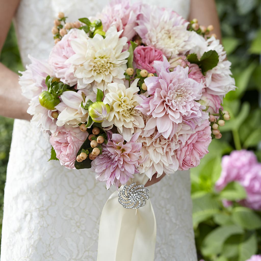 Heart's Promise Bouquet – Wheeling Flower Shop Inc, Wheeling WV