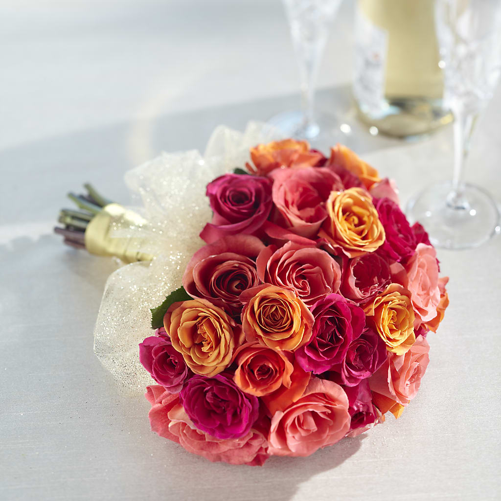 Sweet Roses Bouquet – Wheeling Flower Shop Inc, Wheeling WV