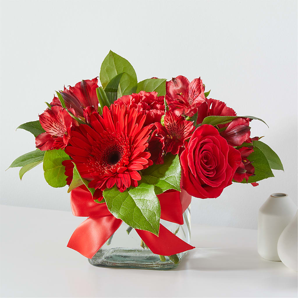 Red Hot Bouquet – Wheeling Flower Shop Inc, Wheeling WV