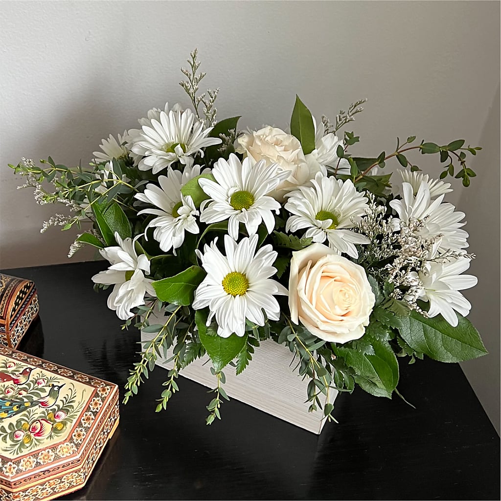 Fresh Linen Box Bouquet –  Wheeling Flower Shop Inc, Wheeling WV