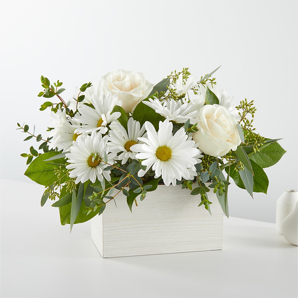 Fresh Linen Box Bouquet –  Wheeling Flower Shop Inc, Wheeling WV