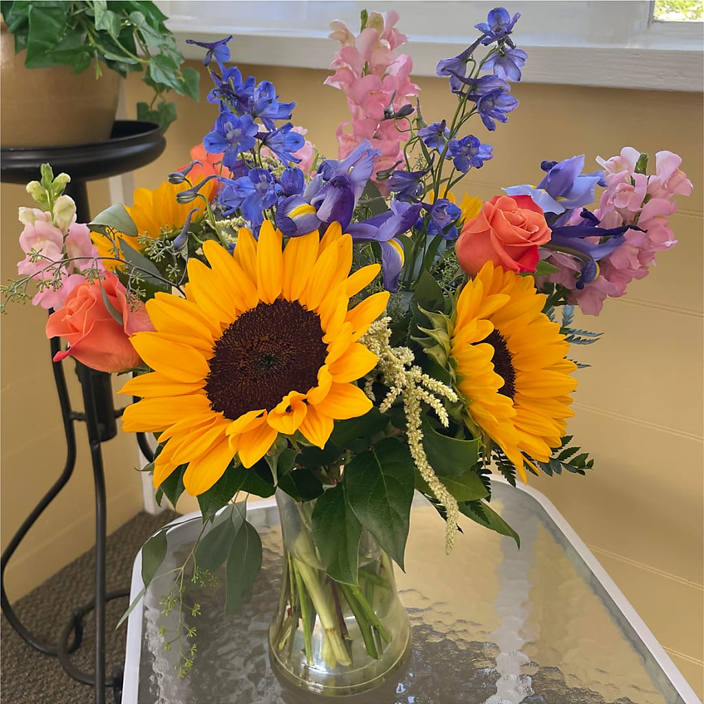 Rays of Life Bouquet –  Wheeling Flower Shop Inc, Wheeling WV