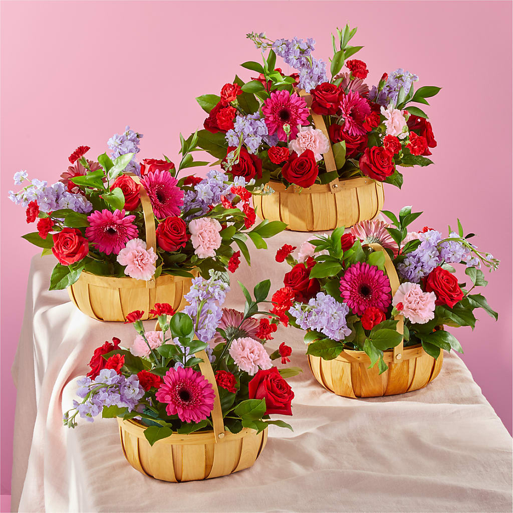 Pink Picnic Basket –  Wheeling Flower Shop Inc, Wheeling WV